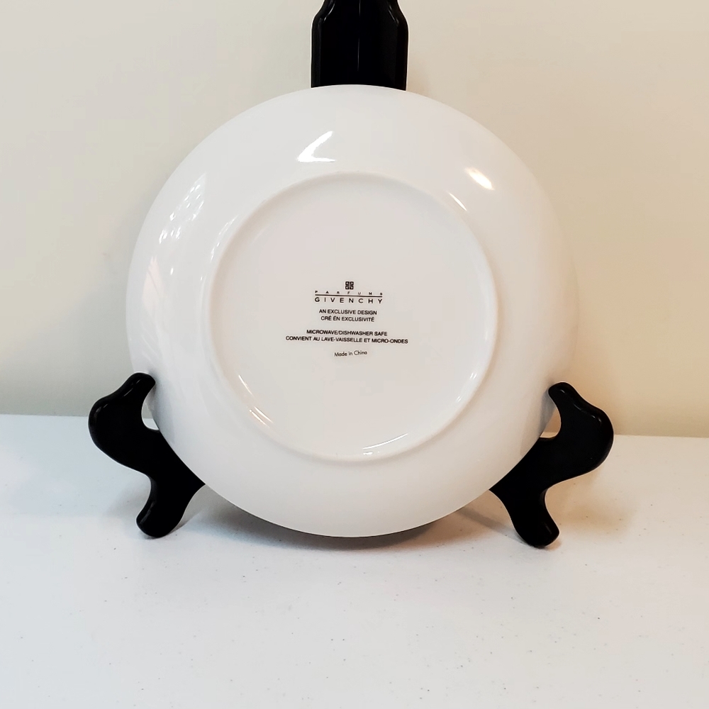 Givenchy Floral Plate - Picture 4 of 5